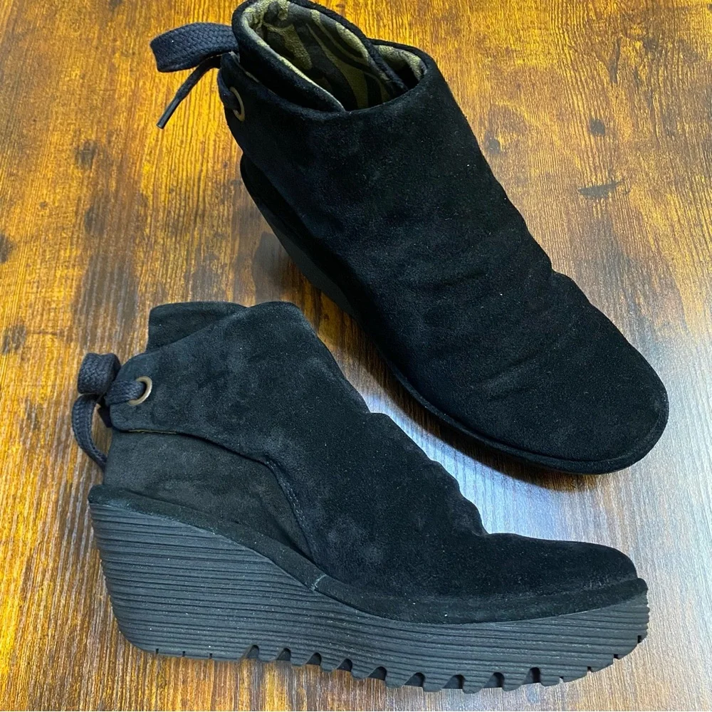 Fly London Women’s Yebi Wedge Ankle Boots Size US 6-6.5 Black Suede Round Toe